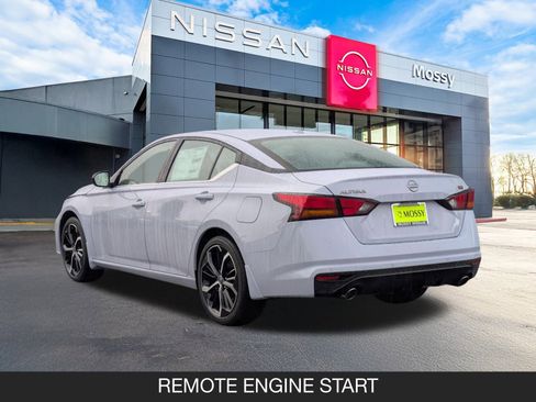 New 2025 Nissan Altima 2.5 SR image 7