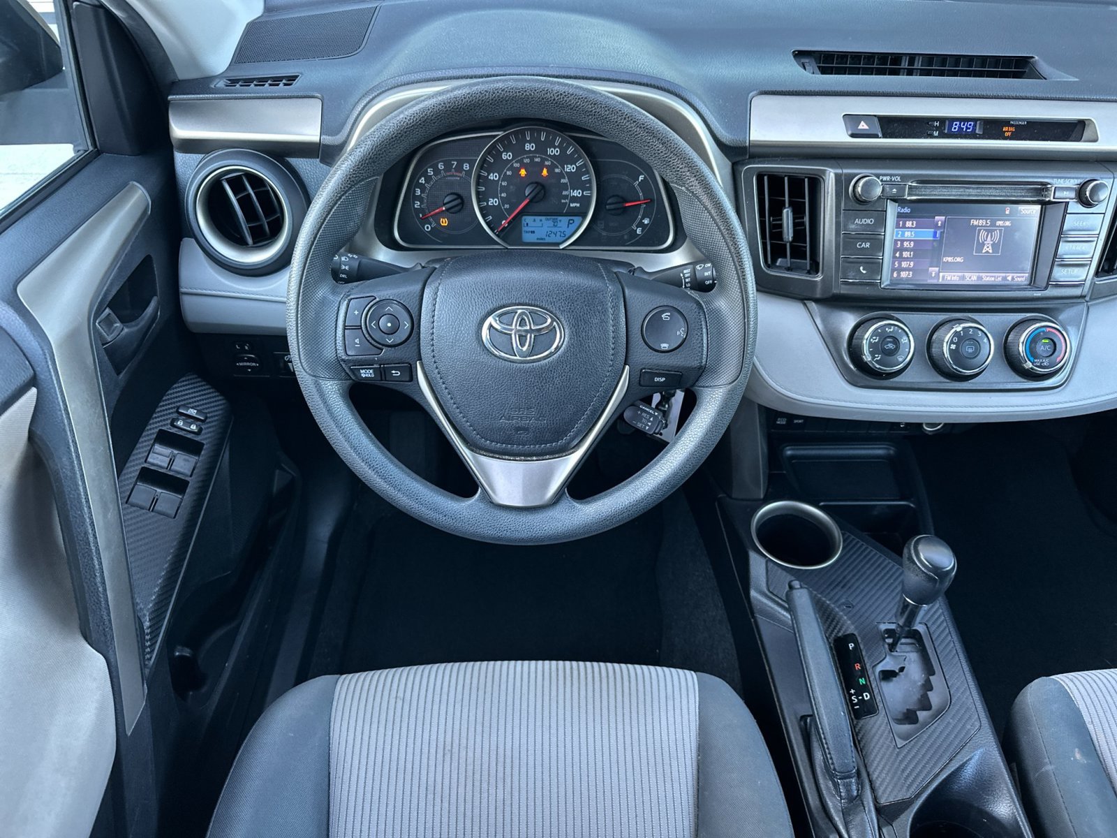 Used 2015 Toyota RAV4 LE FWD image 14