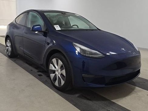 Used 2023 Tesla Model Y Long Range AWD/4WD image 4