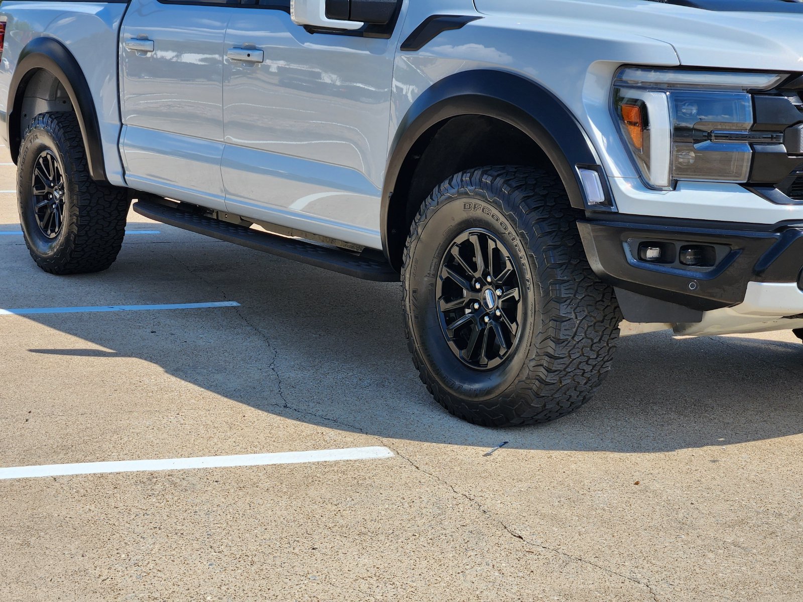 Used 2025 Ford F150 Raptor AWD/4WD image 11
