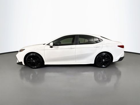 Used 2025 Toyota Camry SE w/ Convenience Package FWD image 6