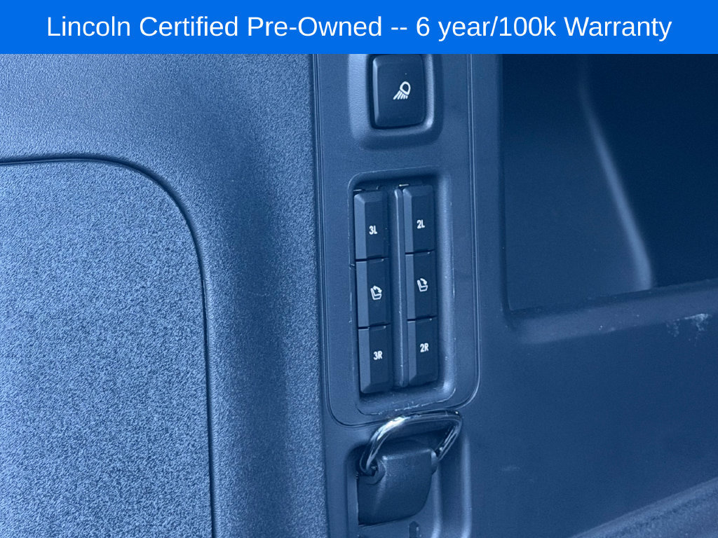 Used 2026 Lincoln Navigator Premiere AWD/4WD image 27