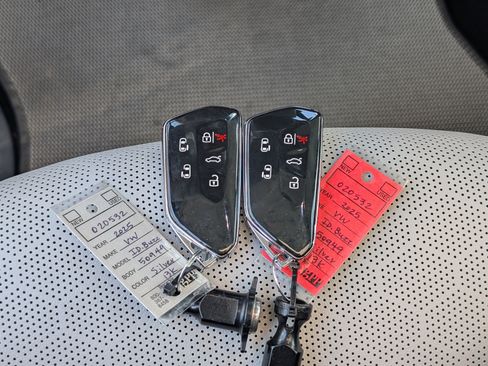 Used 2025 Volkswagen ID. Buzz 1st Edition RWD image 40