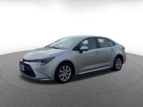 Used 2025 Toyota Corolla LE FWD image 8