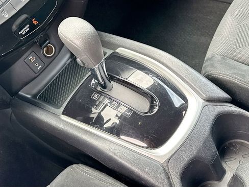 Used 2015 Nissan Rogue S w/ S Family Package image 21