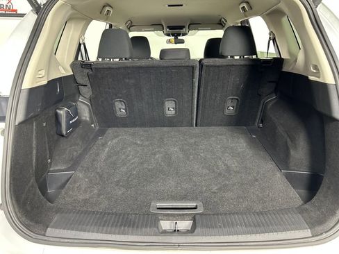 Used 2024 Nissan Rogue SV image 20