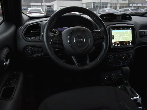 Used 2022 Jeep Renegade Altitude w/ Convenience Group image 16