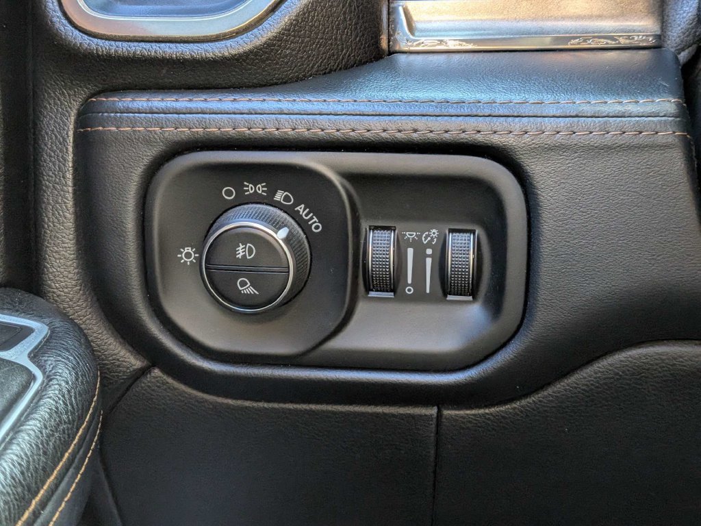 Used 2019 RAM 3500 Limited AWD/4WD image 17