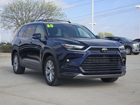 Certified 2025 Toyota Grand Highlander AWD image 3