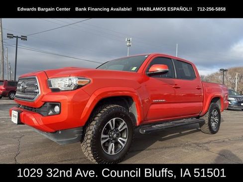 Used 2016 Toyota Tacoma SR image 3
