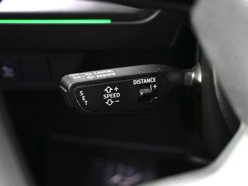 Used 2022 Audi Q4 e-tron Prestige image 36