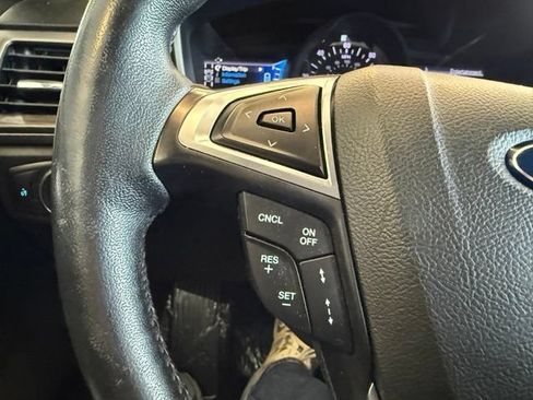 Used 2018 Ford Fusion SE w/ Equipment Group 602A FWD image 16
