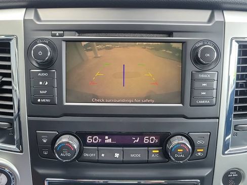 Used 2019 Nissan Titan SV w/ SV Convenience Package RWD image 17