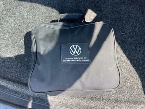 Used 2022 Volkswagen Tiguan SE w/ Panoramic Sunroof Package AWD/4WD image 31