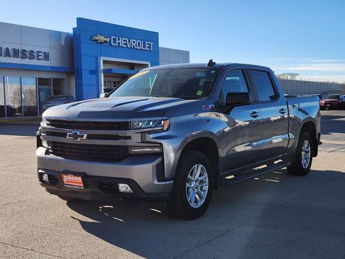 Used 2021 Chevrolet Silverado 1500 RST image 2