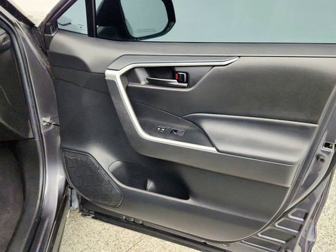 Used 2023 Toyota RAV4 LE AWD/4WD image 22