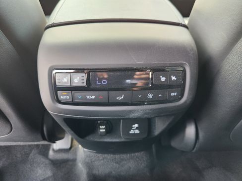 Certified 2025 Hyundai Palisade Calligraphy image 24