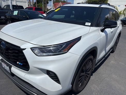 Used 2023 Toyota Highlander Platinum AWD/4WD image 12
