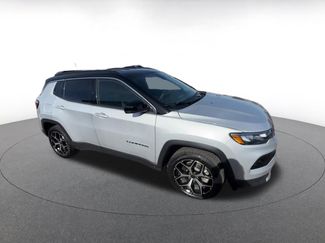 Used 2025 Jeep Compass Limited video 2