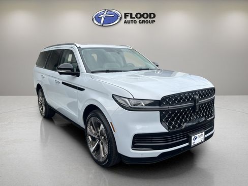 New 2026 Lincoln Navigator Black Label AWD/4WD image 1