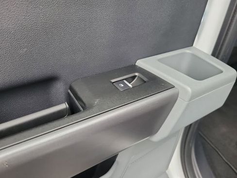 Used 2025 Ford F250 XLT image 10