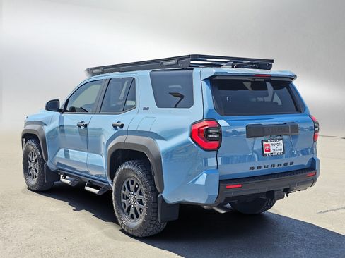 Used 2025 Toyota 4Runner SR5 AWD/4WD image 3