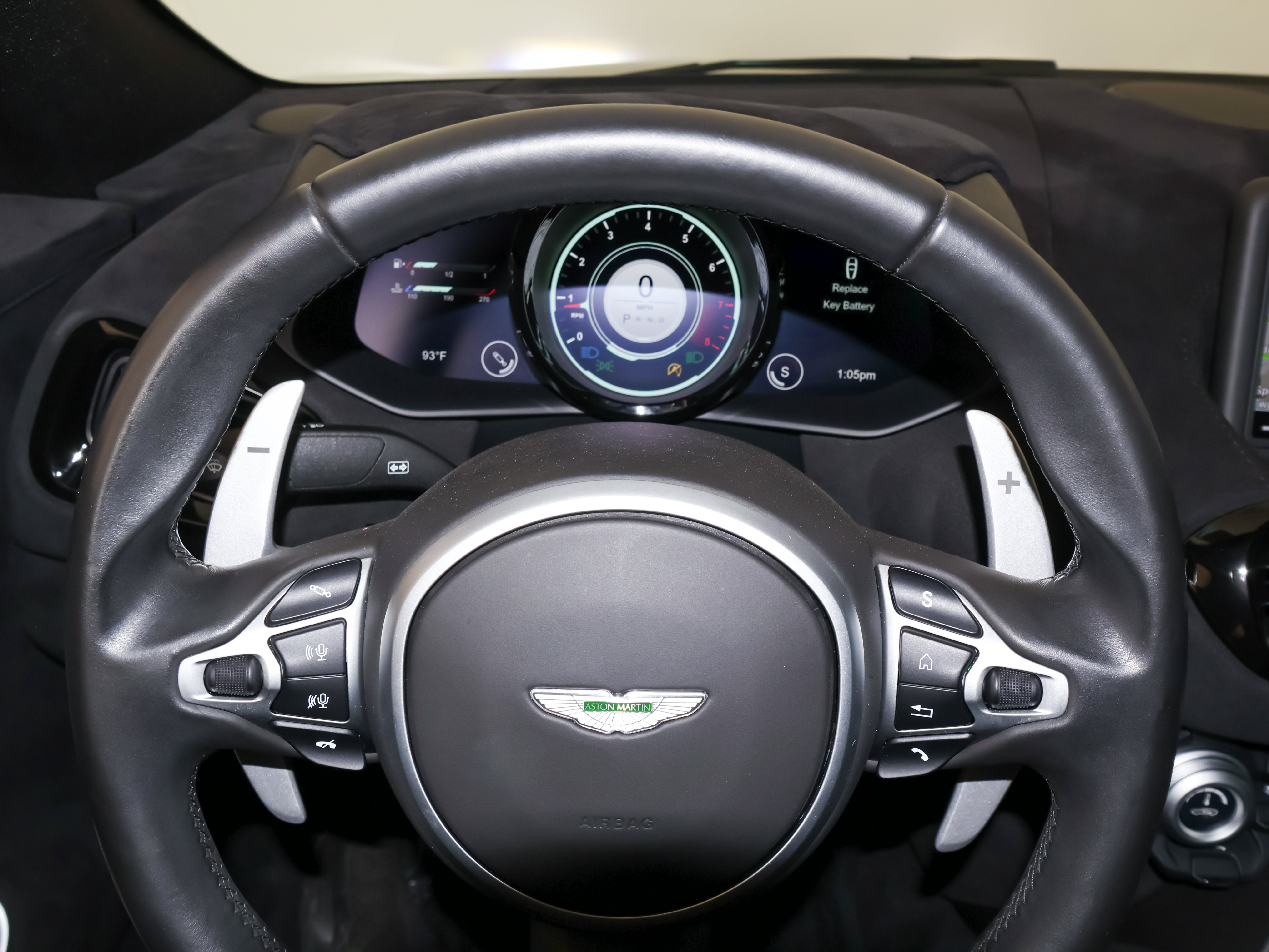 Used 2021 Aston Martin V8 Vantage Coupe RWD image 23
