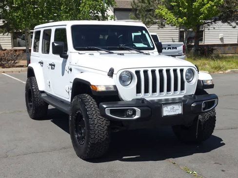 Used 2021 Jeep Wrangler Unlimited Sahara w/ Uconnect 4C Nav & Sound Group AWD/4WD image 3