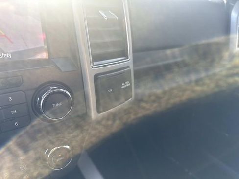 Used 2020 Ford F150 Lariat image 34