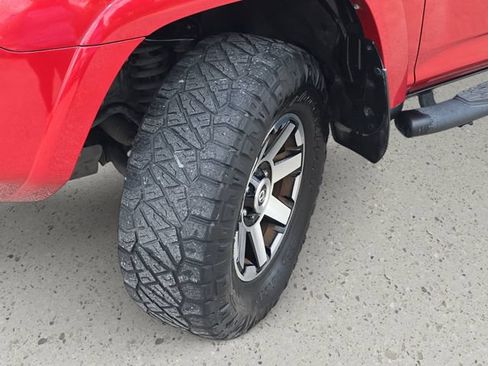 Used 2020 Toyota 4Runner TRD Off-Road AWD/4WD image 32