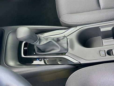 Used 2025 Toyota Corolla LE image 17