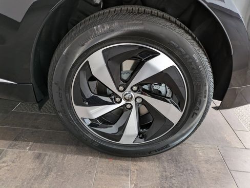 Used 2025 Jaguar F-PACE R-Dynamic S image 14