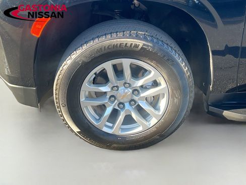 Used 2024 Chevrolet Suburban LT image 42