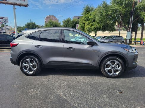 Certified 2025 Ford Escape ST-Line AWD/4WD image 2