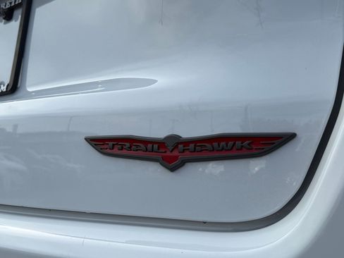 Used 2023 Jeep Compass Trailhawk w/ Trailhawk Convenience Group image 10