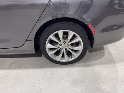 Used 2016 Chrysler 200 S w/ Comfort Group FWD image 10