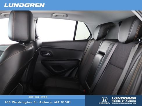 Used 2020 Chevrolet Trax LT w/ Redline Edition FWD image 14