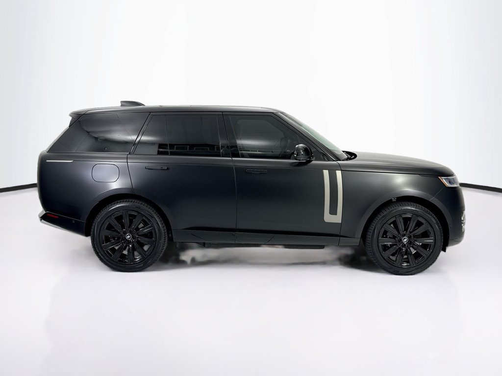 Used 2025 Land Rover Range Rover SE AWD/4WD image 4