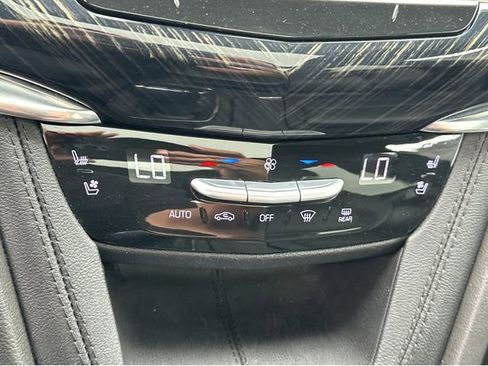 Certified 2023 Cadillac XT6 Premium Luxury FWD image 22