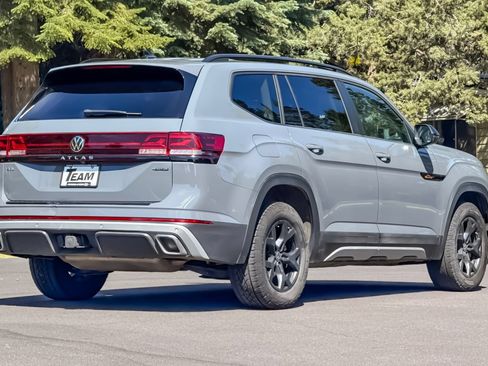 Used 2024 Volkswagen Atlas Peak Edition SEL AWD/4WD image 4
