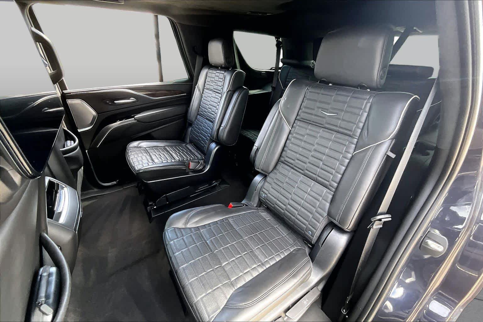 Used 2022 Cadillac Escalade Premium Luxury Platinum AWD/4WD image 19