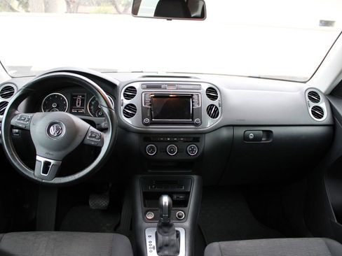Used 2017 Volkswagen Tiguan Limited w/ Premium Package FWD image 10