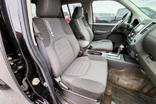 Used 2018 Nissan Frontier PRO-4X AWD/4WD image 27