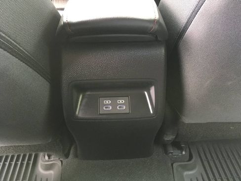 Used 2025 Toyota Corolla SE FWD image 24