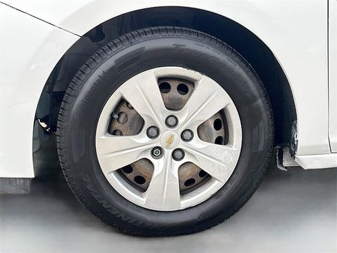 Used 2018 Chevrolet Cruze LS image 28