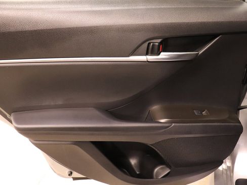 Used 2022 Toyota Camry LE image 17