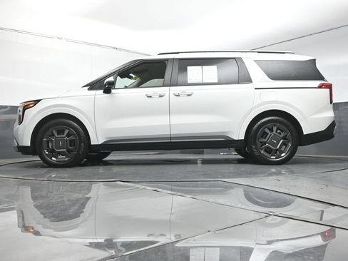 Used 2026 Kia Carnival EX FWD image 39