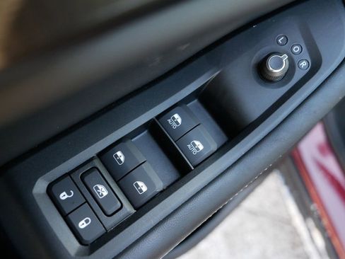 Certified 2024 Jeep Grand Cherokee Altitude image 34