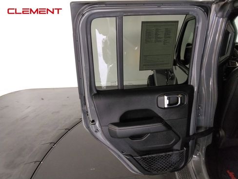 Used 2019 Jeep Wrangler Unlimited Sahara image 28