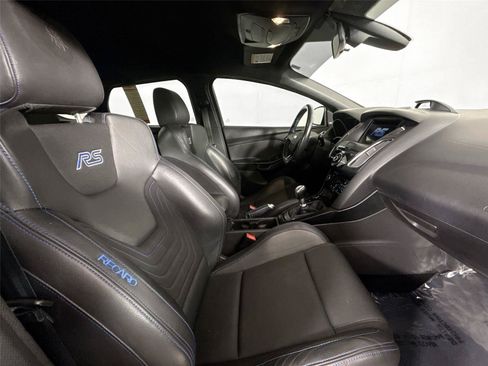 Used 2016 Ford Focus RS AWD/4WD image 32